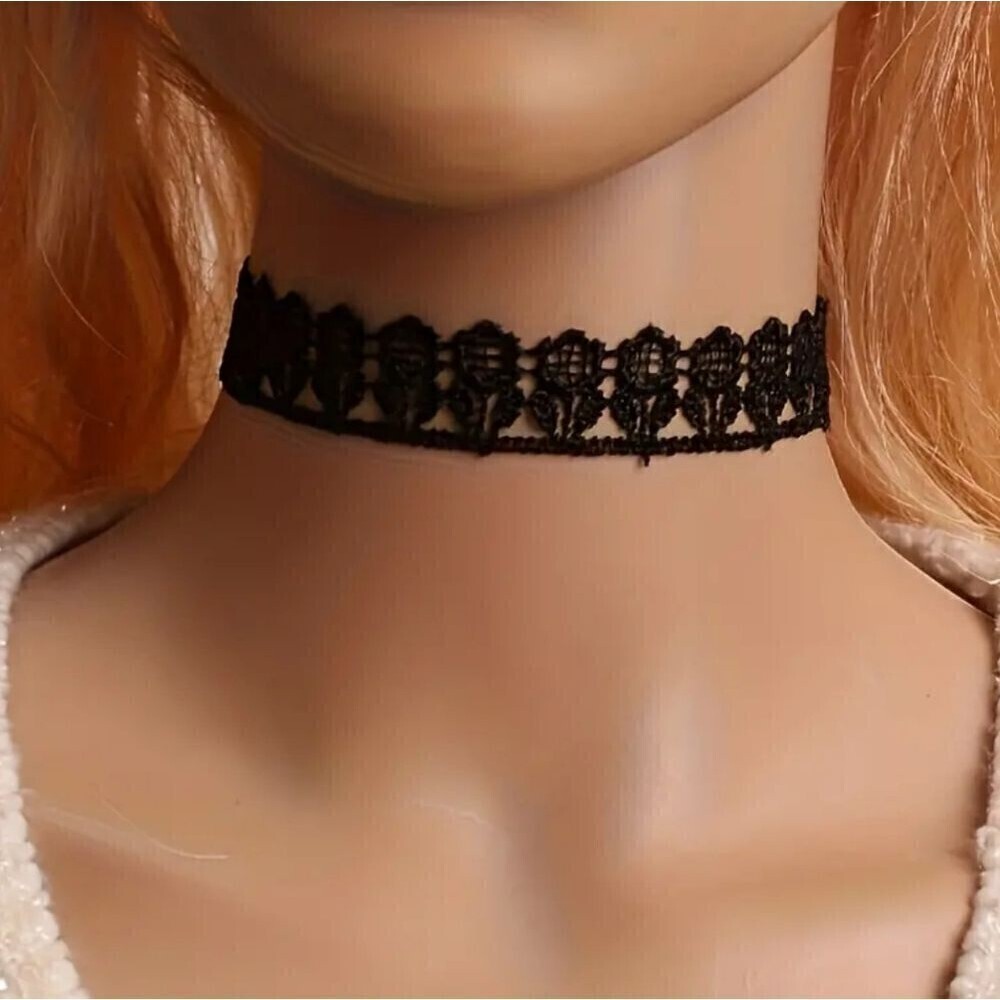 Flower Hollow Lace Black Retro Choker Necklace Goth Velvet Belt Style NWT